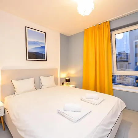 Apartment Piata Romana 2 *