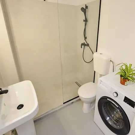 Piata Romana 2 *